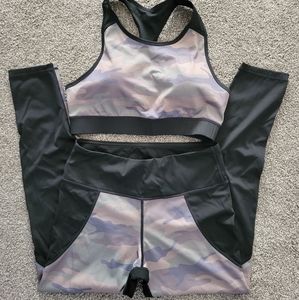 YELETE ACTIVE CAMO WORKOUT SET. SIZE LARGE.